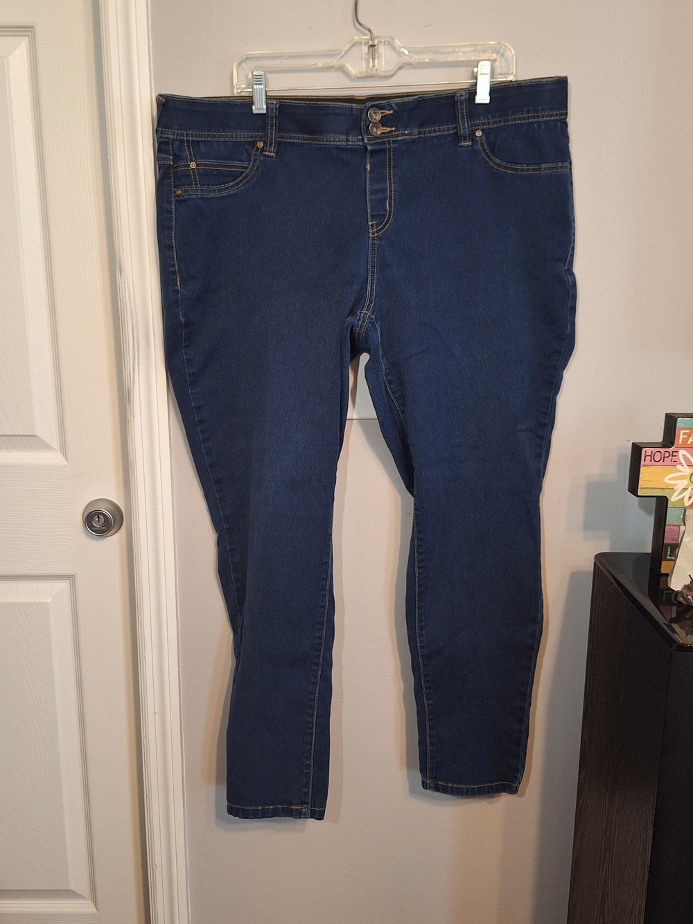 C EST. 1946 Women's Elastic Band Waist Denim Jeans - Curvy 20W